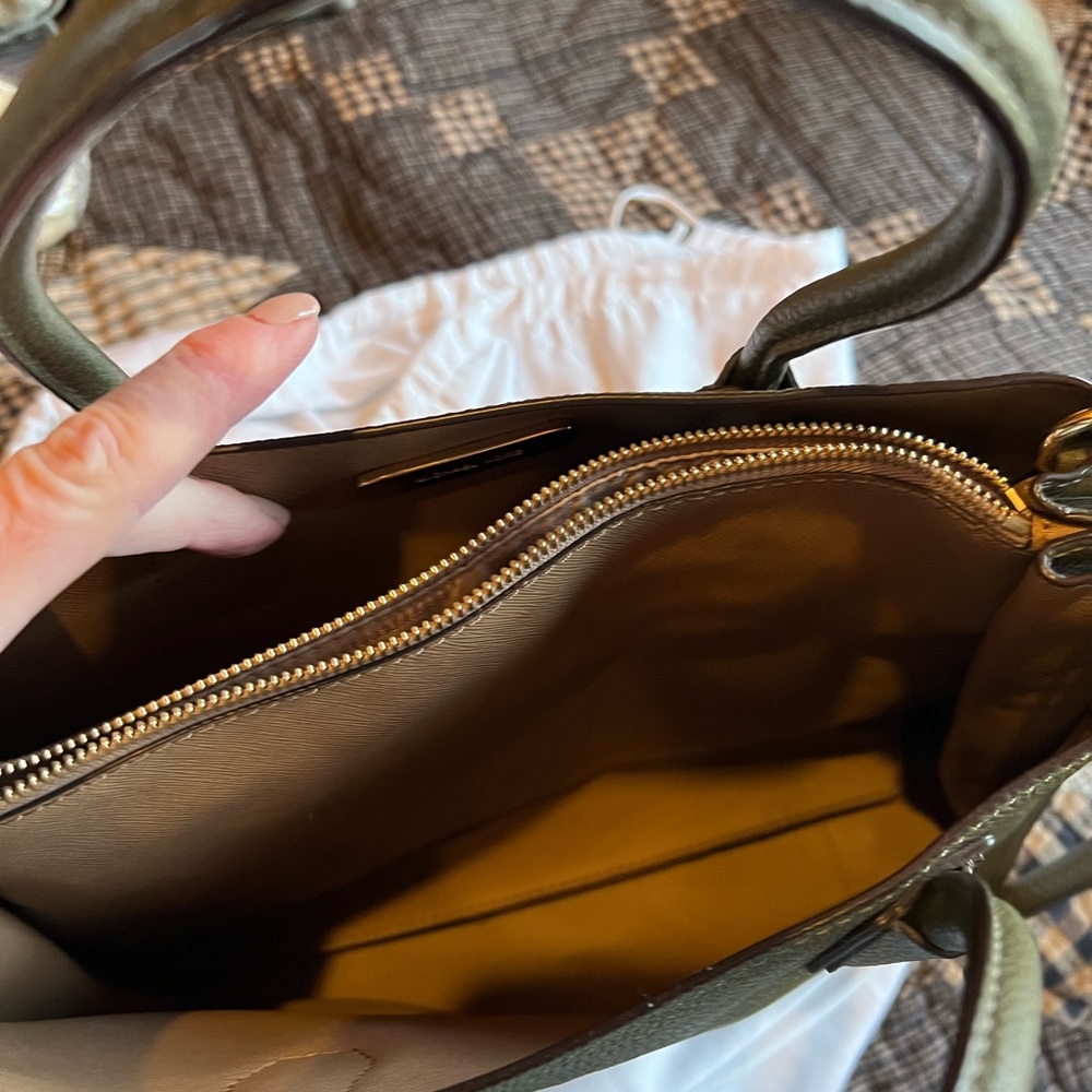 Michael kors olive green handbag